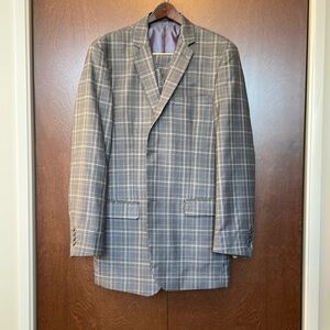 Vitali Men's Gray Three Piece Suit